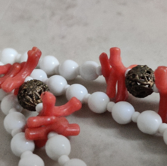 Miriam Haskell Milk Glass & Faux Corals Set - Picture 14 of 16